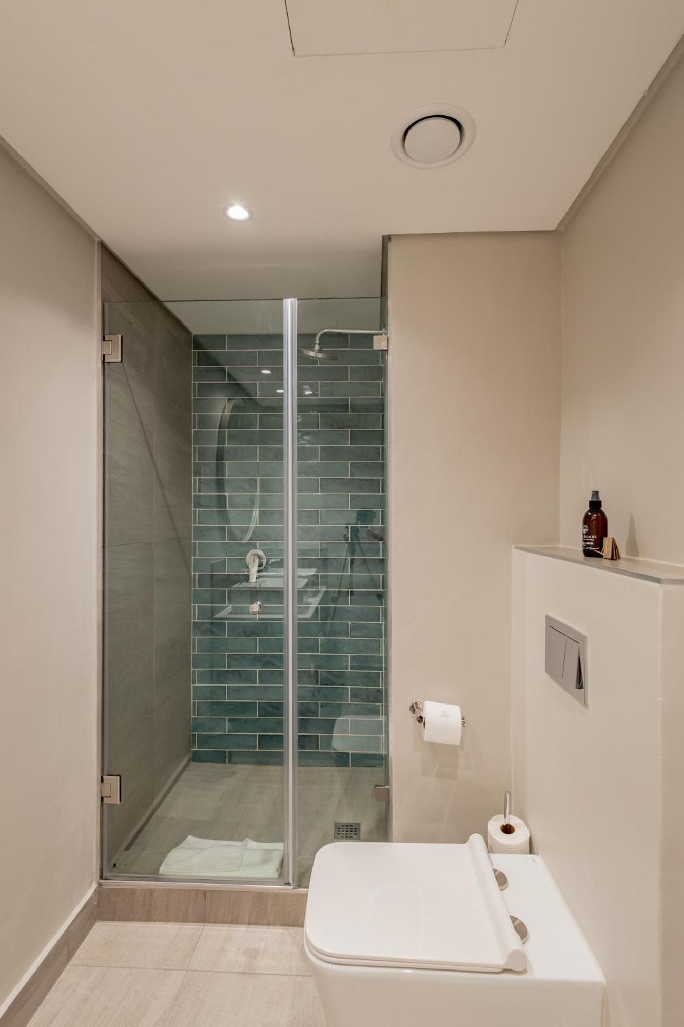 Plett Quarter Hotel - Lion Roars Hotels & Lodges Плеттенберг-Бей Экстерьер фото
