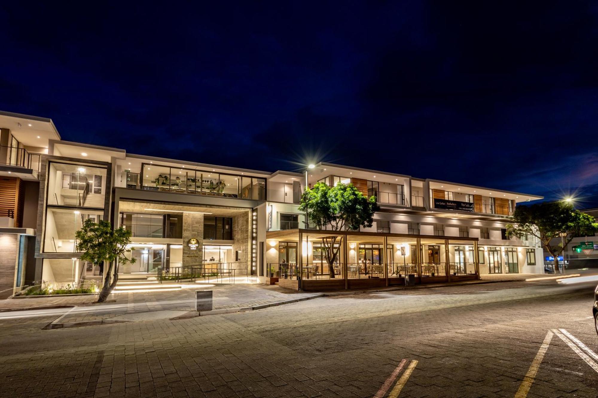 Plett Quarter Hotel - Lion Roars Hotels & Lodges Плеттенберг-Бей Экстерьер фото