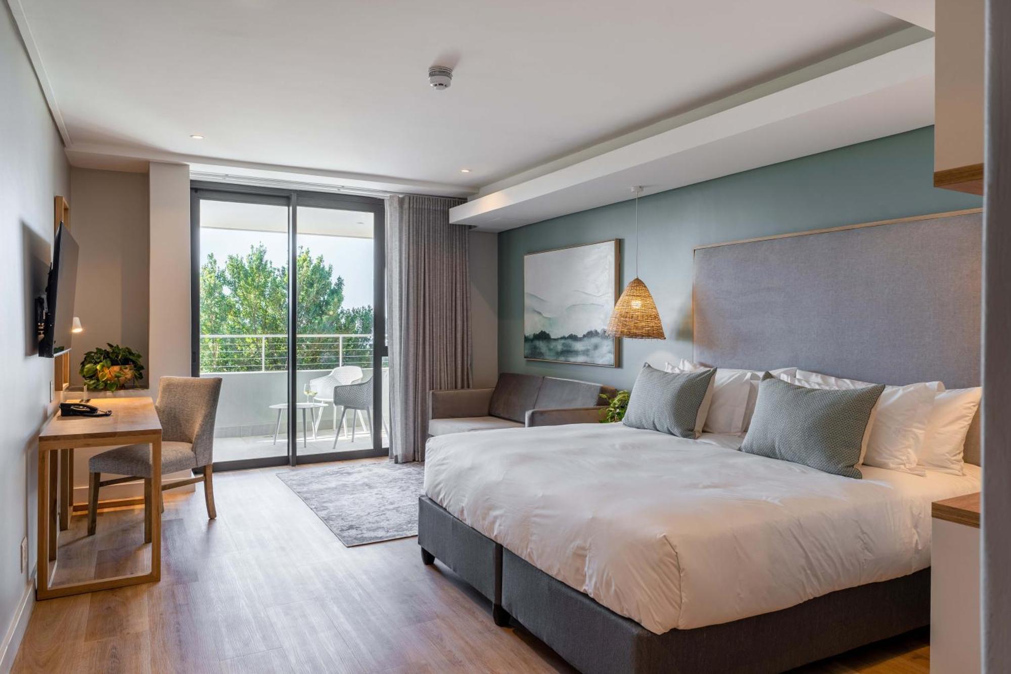 Plett Quarter Hotel - Lion Roars Hotels & Lodges Плеттенберг-Бей Экстерьер фото